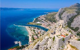 Cozy Apartment In Omis With Wifi
